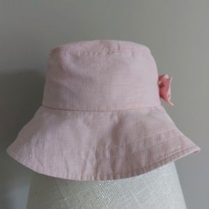 Balenciaga baby pink cotton Bucket Hat. Bow detail on the side Euro Summer Vibes